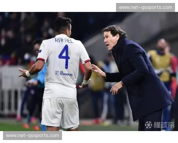 里昂VS贝西克塔斯：欧战烽烟再起，当“法兰西优雅”撞上“土耳其狂热”